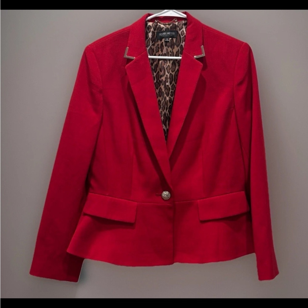 Elegant Red Blazer with Leopard Print Lining
